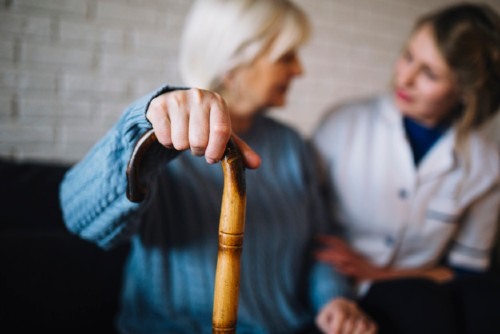 Beneficios de acudir a un centro de día para ancianos